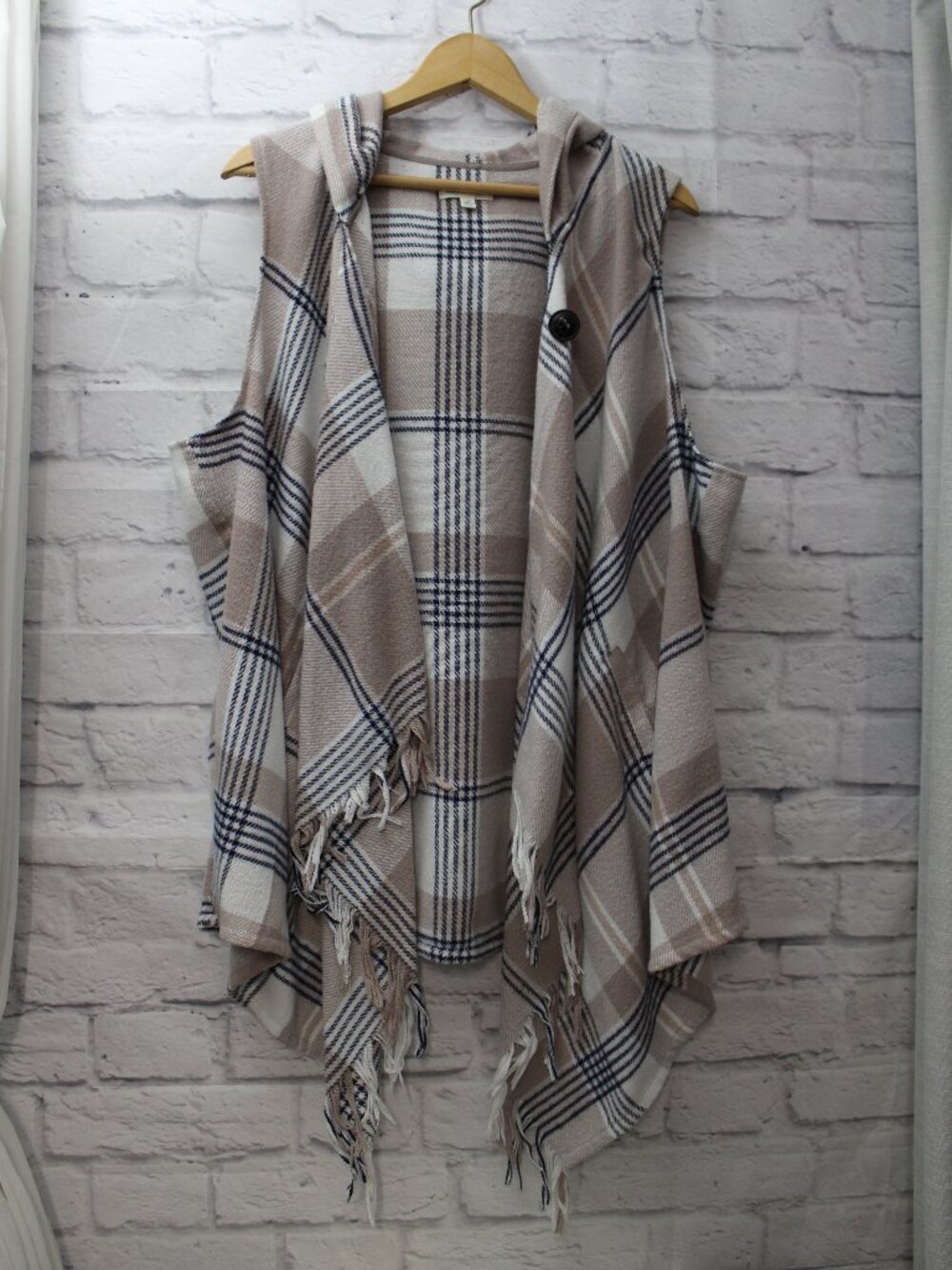 Rewind Plus 1X Neutral Cream Plaid Hooded Sleeveless Open Front Fringe Cardigan